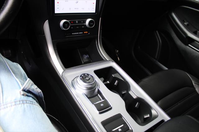 Photo of 2021 White Ford Edge
