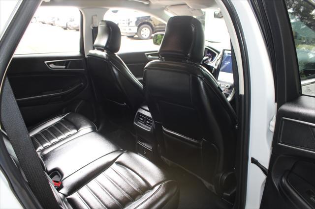 Photo of 2021 White Ford Edge
