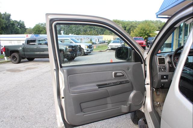 Photo of 2004 Beige Chevrolet Colorado