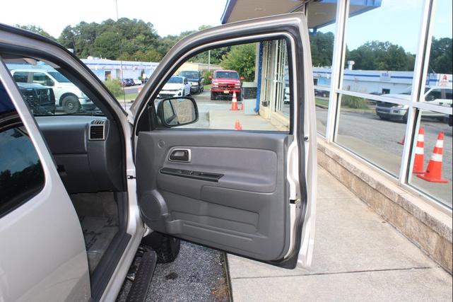 Photo of 2004 Beige Chevrolet Colorado