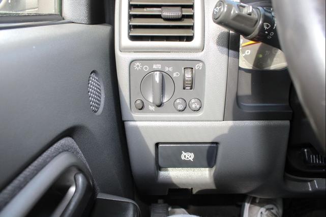 Photo of 2004 Beige Chevrolet Colorado