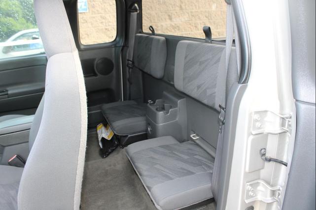 Photo of 2004 Beige Chevrolet Colorado