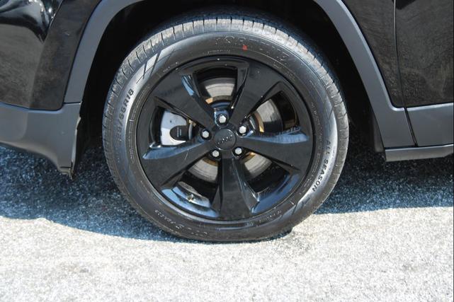 Photo of 2017 Black Jeep Cherokee