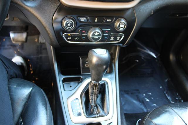 Photo of 2017 Black Jeep Cherokee