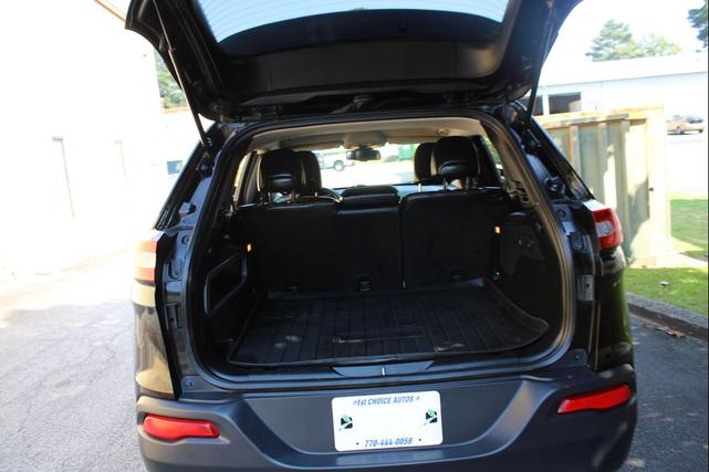 Photo of 2017 Black Jeep Cherokee