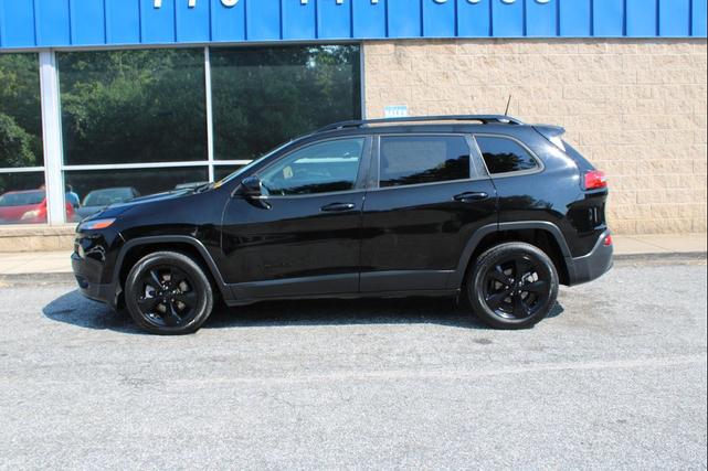 Photo of 2017 Black Jeep Cherokee