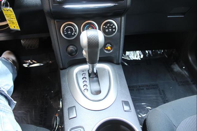 Photo of 2013 Silver Nissan Rogue