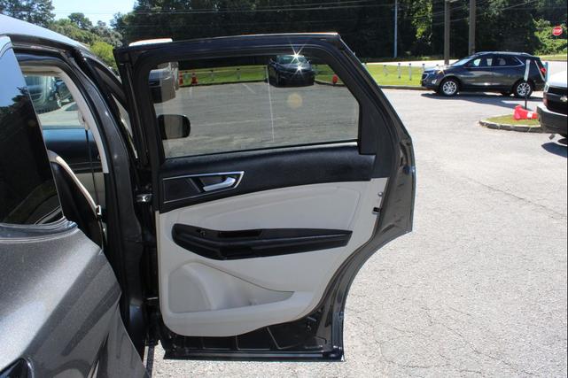 Photo of 2019 Gray Ford Edge
