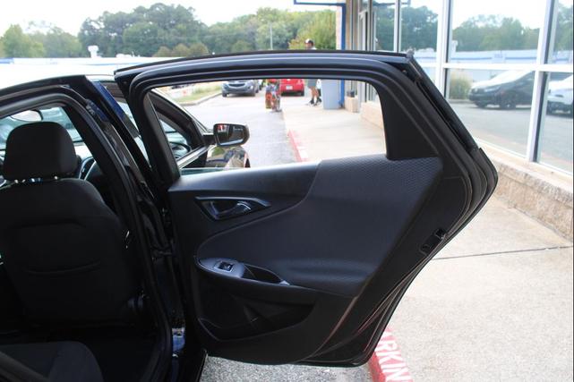 Photo of 2021 Black Chevrolet Malibu