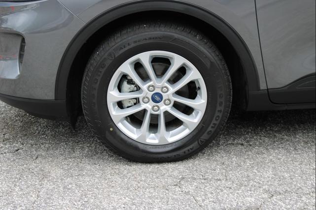 Photo of 2021 Gray Ford Escape
