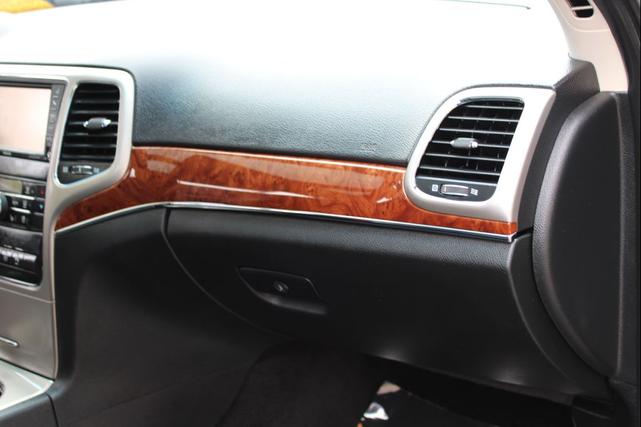 Photo of 2012 Black Jeep Grand Cherokee