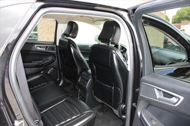 Photo of 2021 Black Ford Edge