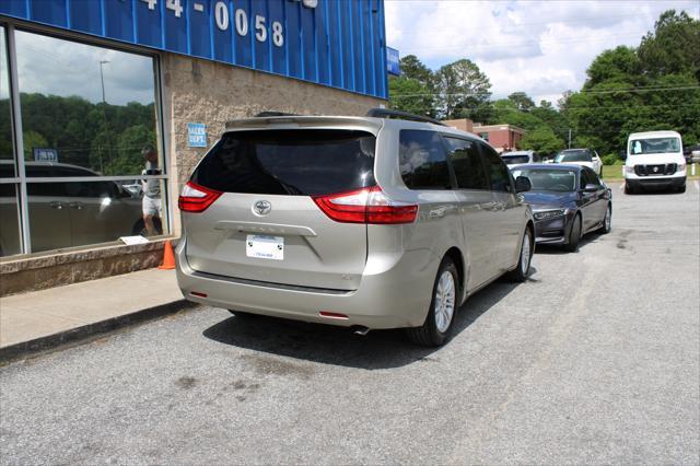 Photo of 2015 Gold Toyota Sienna