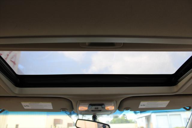 Photo of 2015 Gold Toyota Sienna
