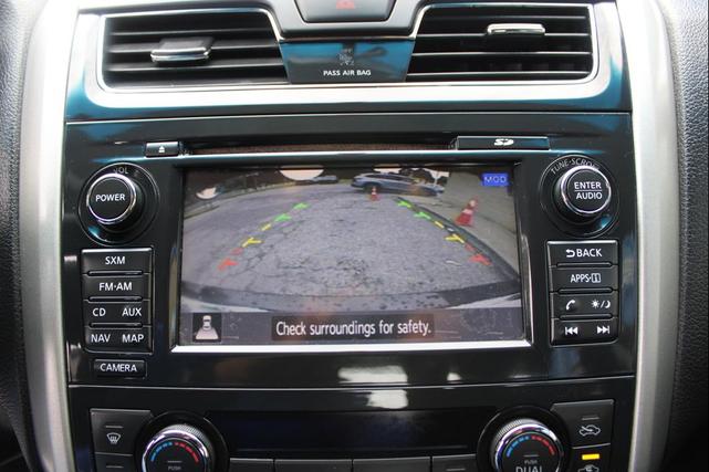 Photo of 2014 Black Nissan Altima