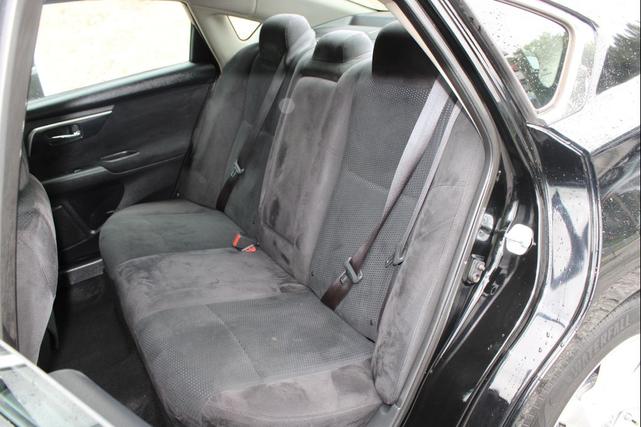Photo of 2014 Black Nissan Altima