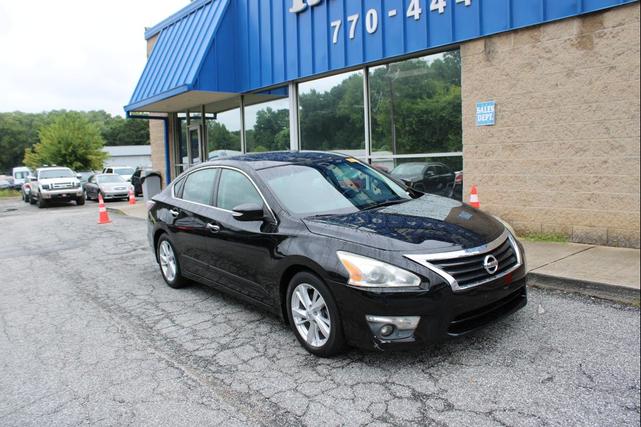 Photo of 2014 Black Nissan Altima
