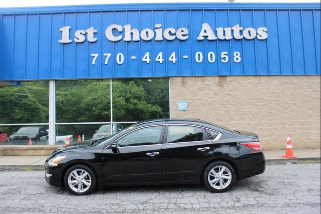 Photo of 2014 Black Nissan Altima