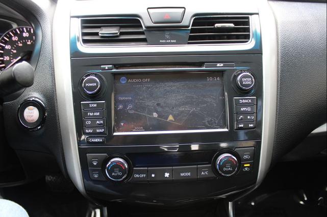 Photo of 2014 Black Nissan Altima