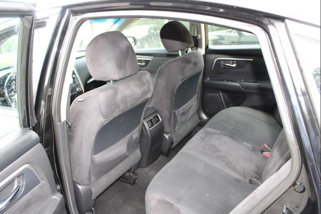Photo of 2014 Black Nissan Altima