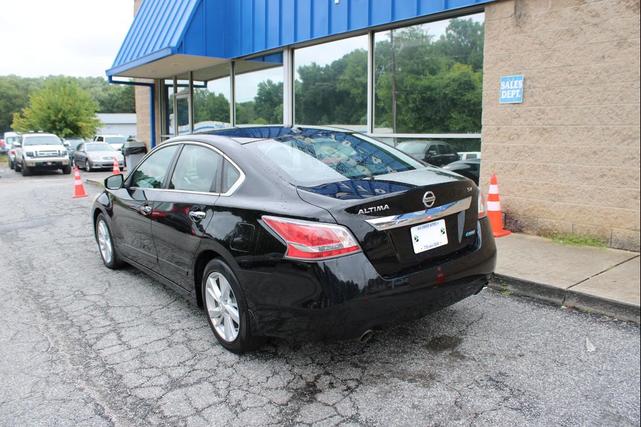 Photo of 2014 Black Nissan Altima