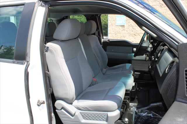 Photo of 2014 White Ford F-150