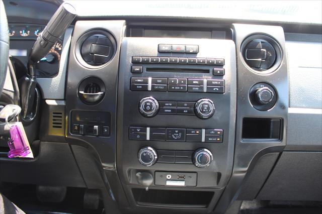 Photo of 2014 White Ford F-150