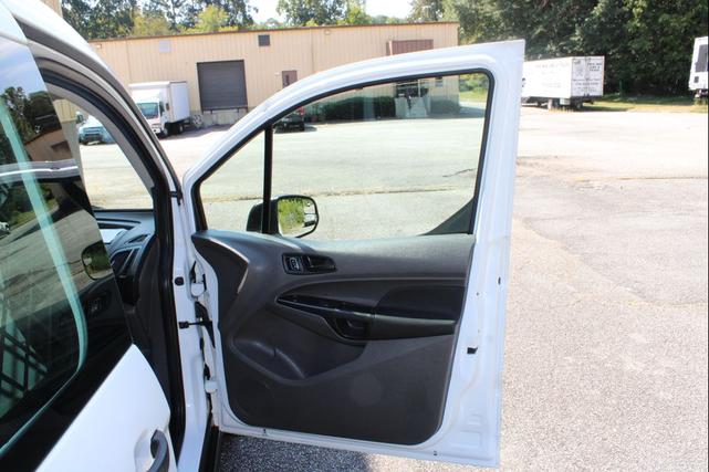 Photo of 2022 White Ford Transit Connect