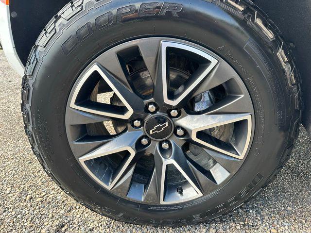 Photo of 2021 Summit White Chevrolet Tahoe