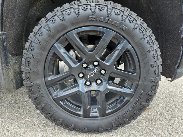 Photo of 2021 Black Chevrolet Silverado 1500