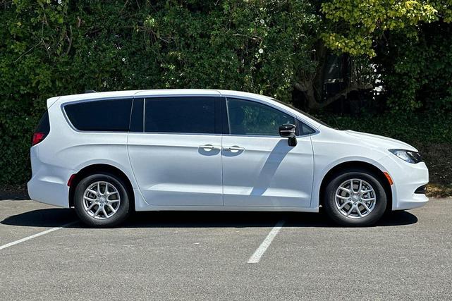 Photo of 2025 Bright White Clearcoat Chrysler Voyager