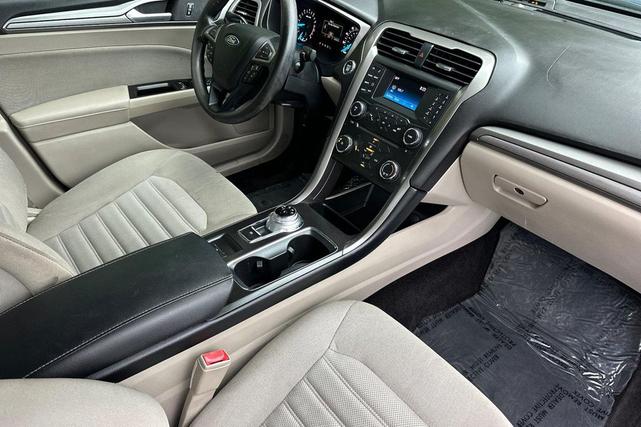 Photo of 2017 Lightning Blue Ford Fusion