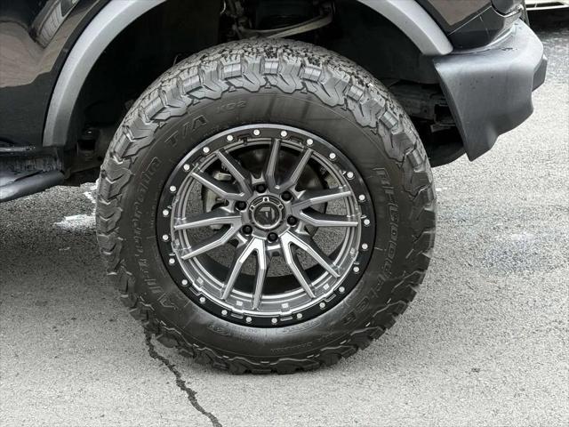 Photo of 2021 Shadow Black Ford Bronco
