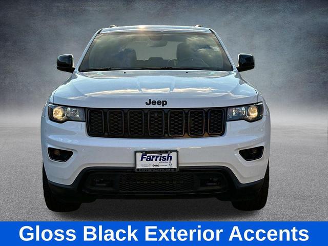 Photo of 2019 Bright White Clearcoat Jeep Grand Cherokee