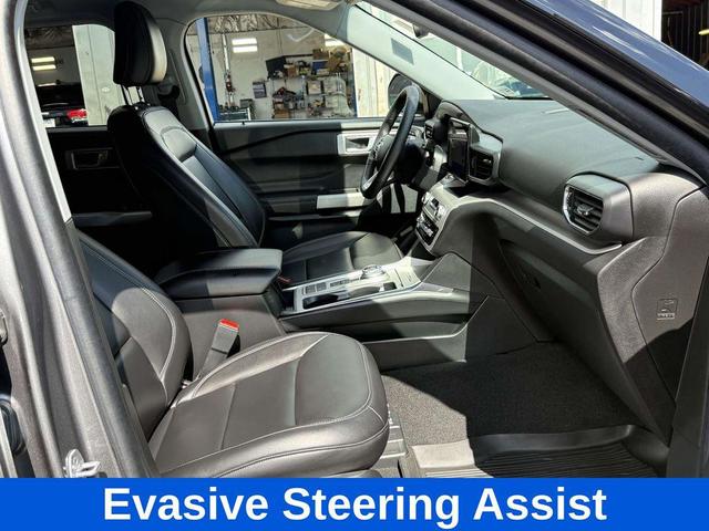 Photo of 2023 Carbonized Gray Metallic Ford Explorer