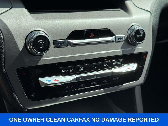 Photo of 2023 Carbonized Gray Metallic Ford Explorer