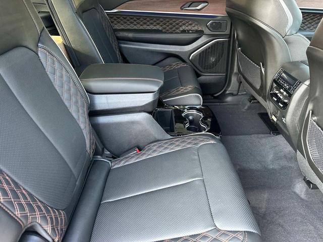 Photo of 2025 Bright White Jeep Grand Cherokee L