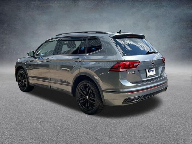 Photo of 2022 Deep Black Pearl Volkswagen Tiguan