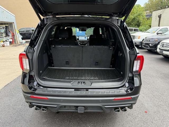 Photo of 2025 Agate Black Metallic Ford Explorer