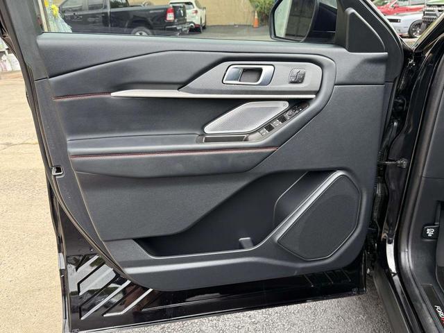Photo of 2025 Agate Black Metallic Ford Explorer