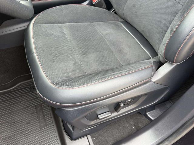 Photo of 2025 Agate Black Metallic Ford Explorer