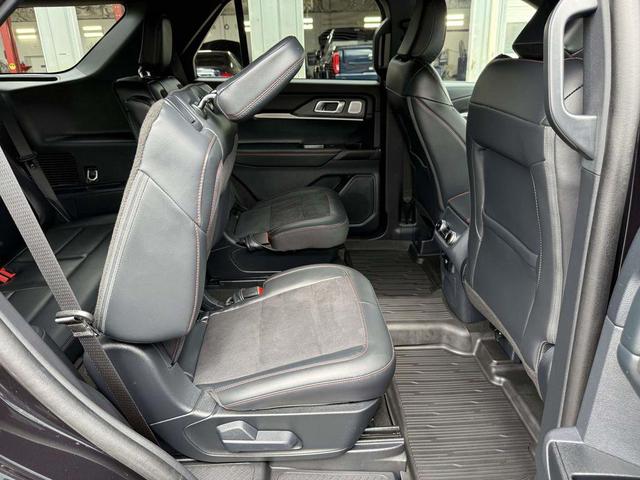 Photo of 2025 Agate Black Metallic Ford Explorer