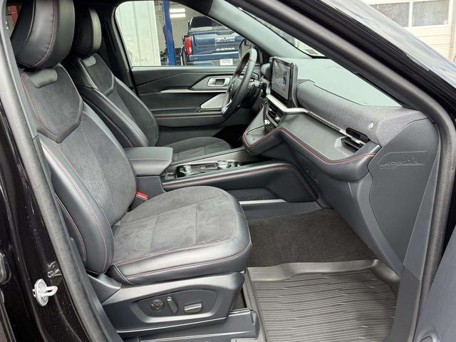 Photo of 2025 Agate Black Metallic Ford Explorer