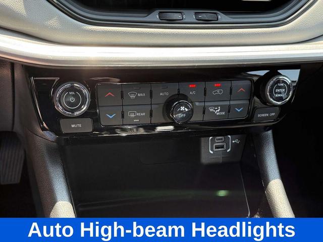 Photo of 2025 Silver Zynith Jeep Compass