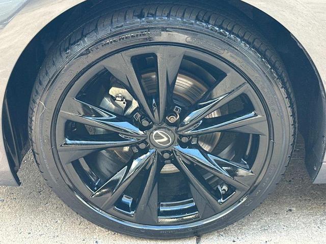 Photo of 2023 Cloudburst Gray Lexus ES 300h