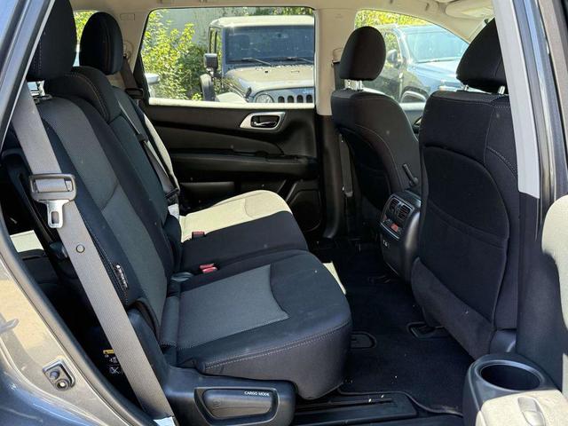 Photo of 2019 Gun Metallic Nissan Pathfinder