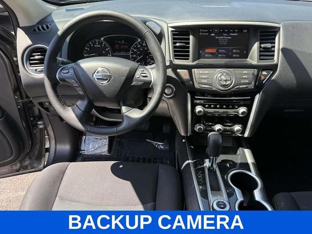 Photo of 2019 Gun Metallic Nissan Pathfinder