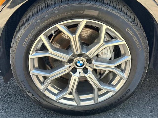 Photo of 2023 Black BMW X7
