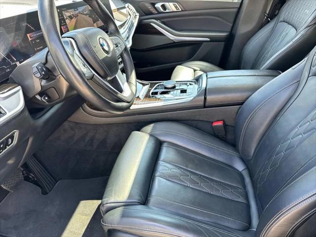 Photo of 2023 Black BMW X7