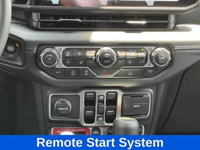 Photo of 2025 Hydro Blue Pearlcoat Jeep Gladiator